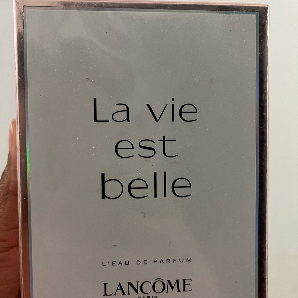 Lancome La Vie Est Belle Perfume - Elegant White and Black